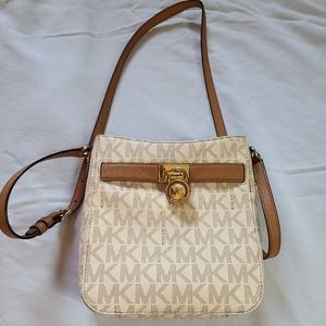 MICHAEL KORS purse. *Like New* No Damage
